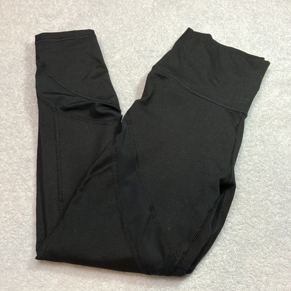Aerie black leggings with mesh inserts - Picture 2 of 8